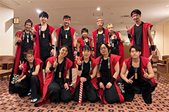 
	昭和３８年、北海盆踊りの太鼓の曲を統一することを目的に「北海盆太鼓保存会」として発足。唱和４１年に旭川で冬の国体が開催され、これが初めてのイベント出演でした。その後、道内各地のイベントや旭川市内の北海盆踊り大会、上川神社祭などを中心に活動を行っていきます。
	道外では、伊勢神宮奉納をはじめ、北海道物産展、旭川物産展など北九州から仙台まで、海外では、ハワイ公演に４回出演させていただき、６０年以上活動しています。今後も、日本の伝統芸能文化を継承し、活動していきます。
	