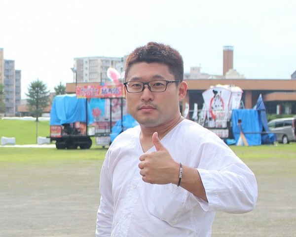 代表　横内 浩平